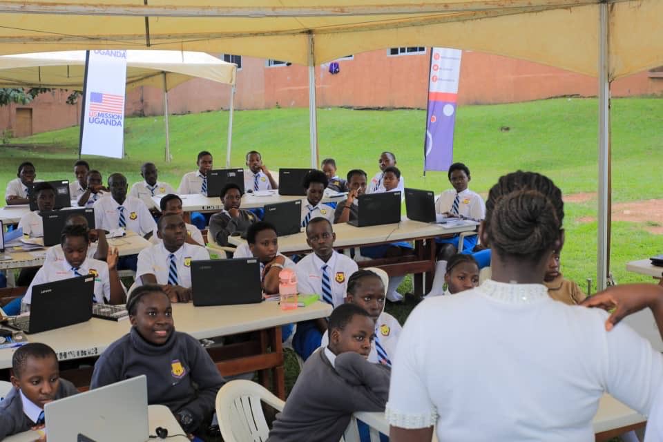 The Nile Explorer Bus 6.0 tweet media