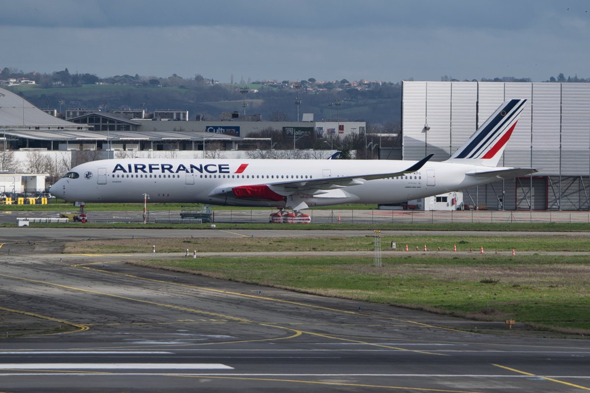 Découvrez "Quiberon" l'un des prochains Airbus-A350-900 d'Air France. <a href="/airfrance/">Air France</a> <a href="/Airbus/">Airbus</a> #Quiberon #A50
📷 <a href="/MSN3503/">Manufacture serial number</a>