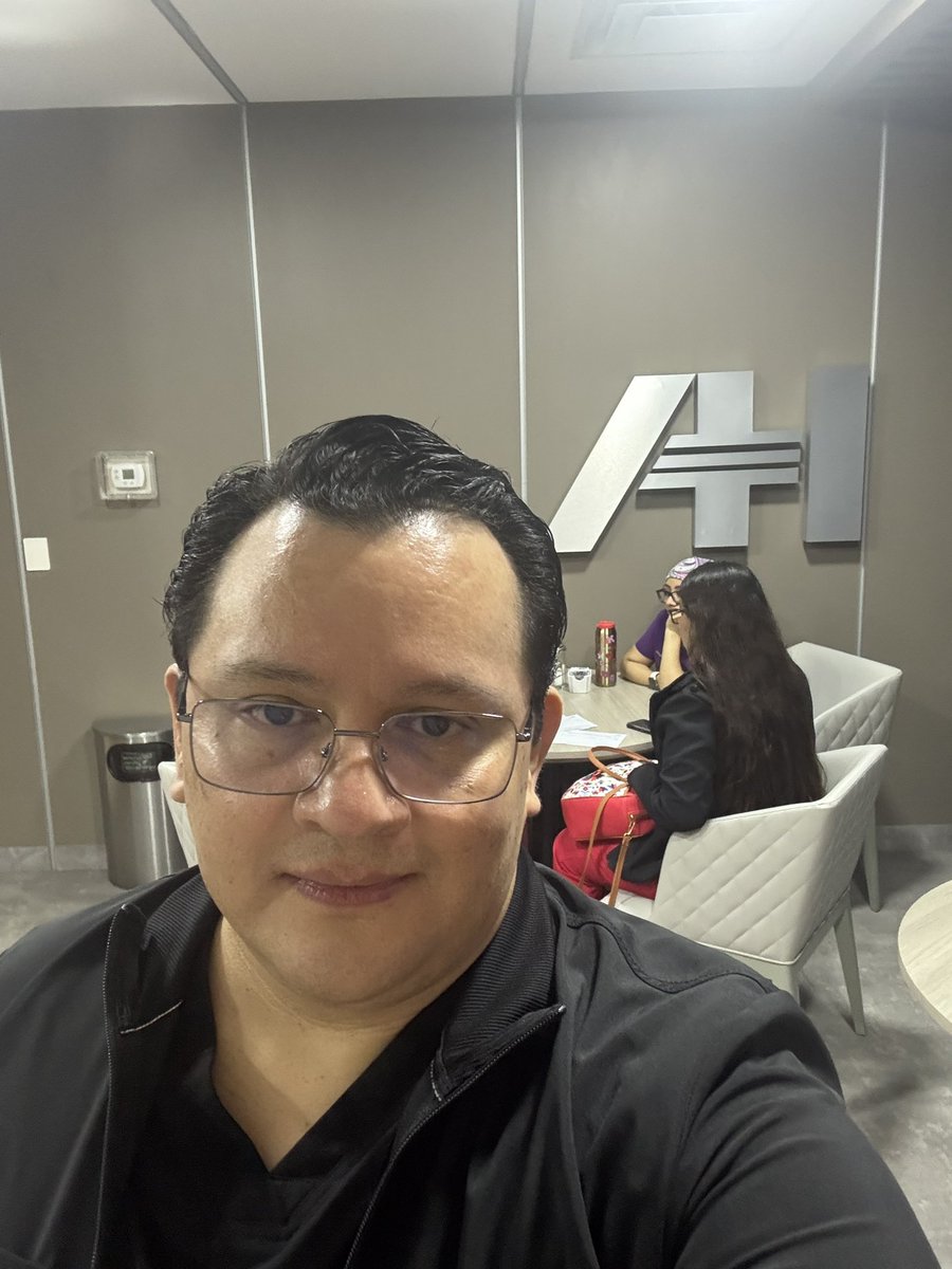 roelmoyeda's tweet photo. Dr Roel Moyeda
En Hospital Ángeles (Torre Frontera) CDMX - RibXcar
#liposuccion #monterrey #oncarehospital
#aumentodebusto #lipoescultura
#rinoplastia #ribxcar 🫰 https://t.co/bdrZptlVM6