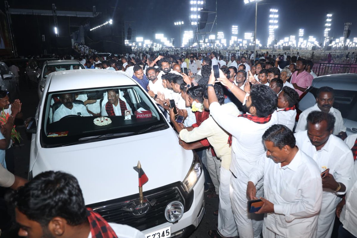 OPS_DMK's tweet photo. திருச்சியில் நடைபெற்ற திமுக மாநில மாநாட்டில் ஐயா ஓ.பி.எஸ். அவர்கள்...!
#Trichy #DMKManadu #OPanneerselvam #OPS #DMK #MKStalin #MudhalvanOPS https://t.co/jFeS0aoaMg