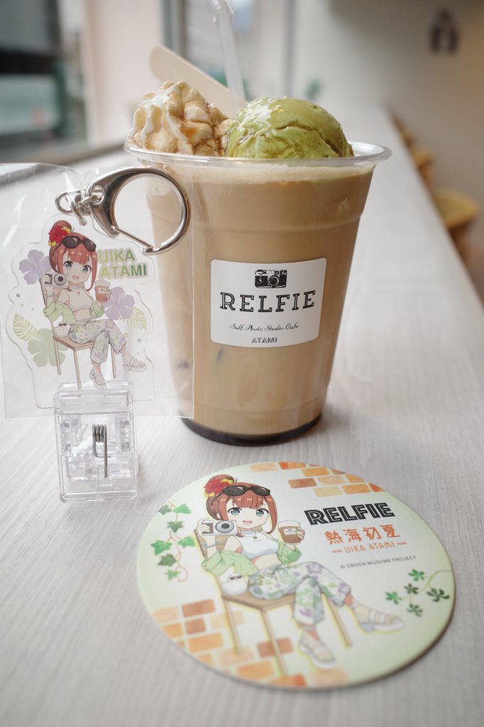 026hakase's tweet photo. RELFIEさんの初夏ちゃん、はじめまして!
フォトスタジオとカフェのすてきなお店📷️🥤
#熱海 #RELFIE #熱海初夏 https://t.co/8ZzWHt8iD4