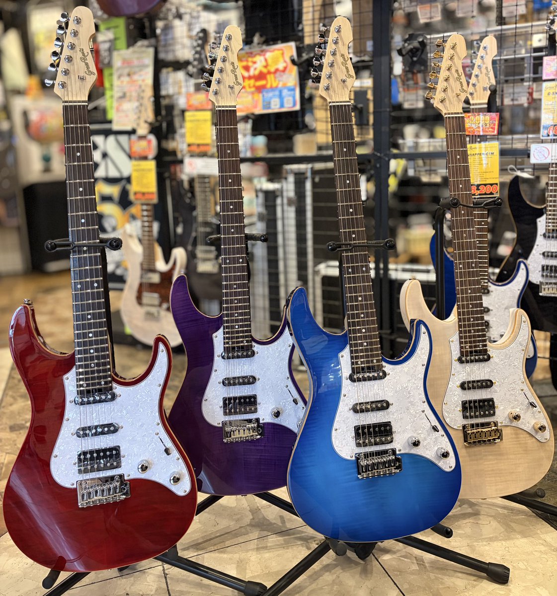 espcustomshop's tweet image. 【商品情報！】#GrassRoots G-SNAPPER-CTM

トップは美麗なフレイムメイプルに変更！

従来より好評を博しているシースルーレッド、NEWカラーのシースルーブルーサンバースト、シースルーパープル、ブロンドお取り扱い中！

詳細・ご注文は→digimart.net/search?brandna…

#梅田 #楽器 #楽器屋