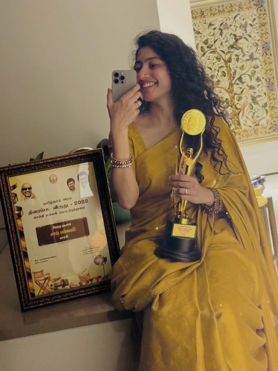 GOcineverse's tweet photo. Grace in its purest form. ✨
#SaiPallavi — effortless as ever. https://t.co/eB9n9cAgAW