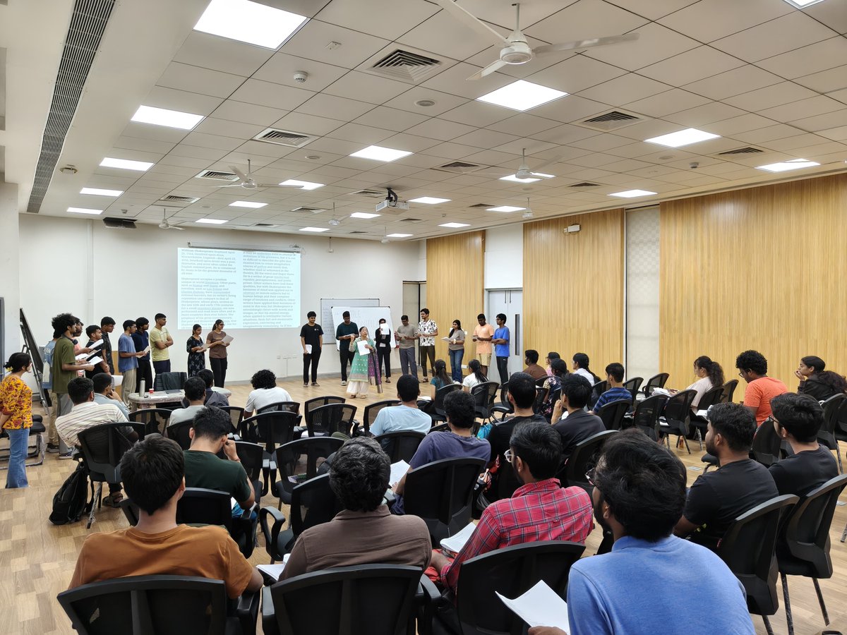 LiberalArtsIITH's tweet photo. Through a live enactment of Mark Antony’s iconic speech from Shakespeare’s Julius Caesar, the classroom transformed into a stage, allowing students to experience the power of drama and performance.
#IITHyderabad #LiberalArts #ArtsAppreciation #Shakespeare https://t.co/LbUc776bfK