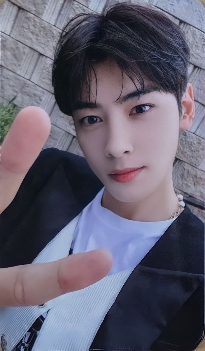 None other than him! One &amp; only Cha Eun-woo! 😉❤️