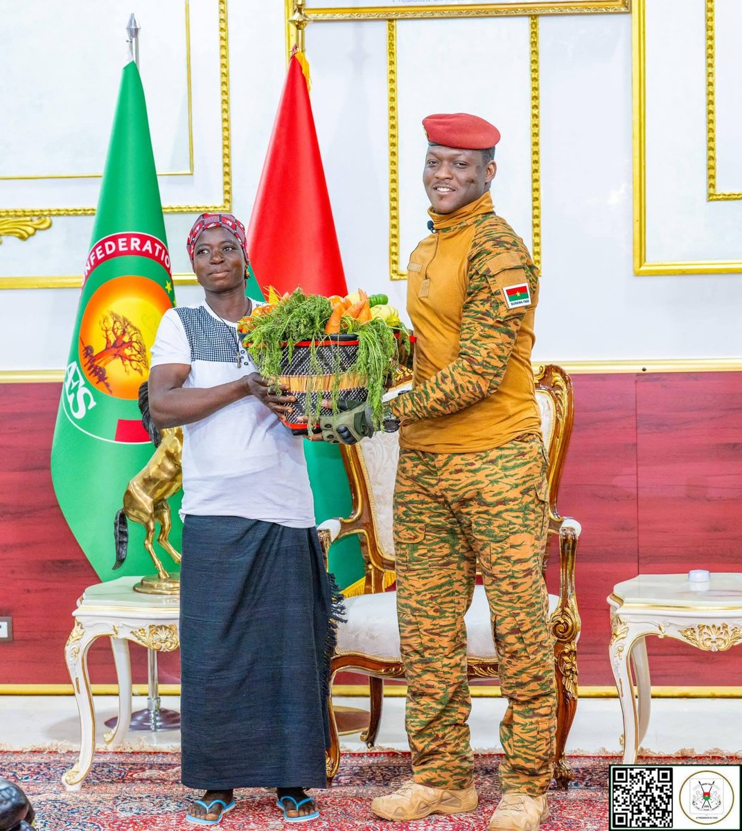 erickzeal's tweet photo. Why These Women Came to Thank Ibrahim Traoré. 
https://t.co/hsugt11zQu via @YouTube #MainaAndKingangi #leaderteaser #worldnews https://t.co/4ouM1v44cQ