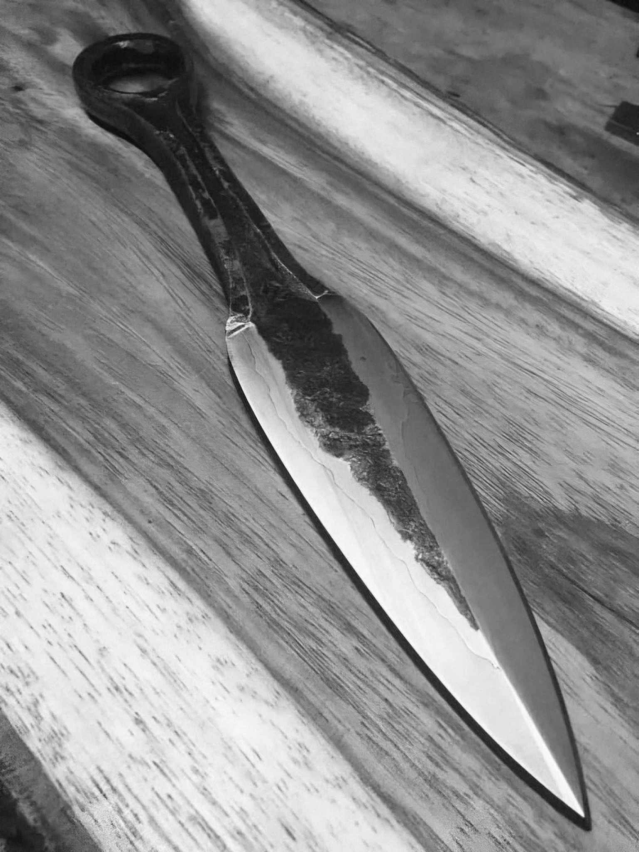 eyescream262's tweet photo. My sweet childhood was surrounded by weapons, mainly guns and hunting rifles... but the knives were probably the most fascinating. Still are. Not least the noble art of knife throwing.
#64days https://t.co/FyTIPD3Tfh