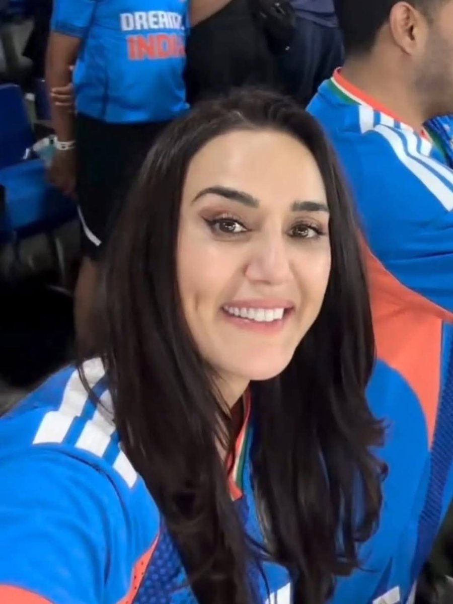 Preity Zinta Fandom tweet media