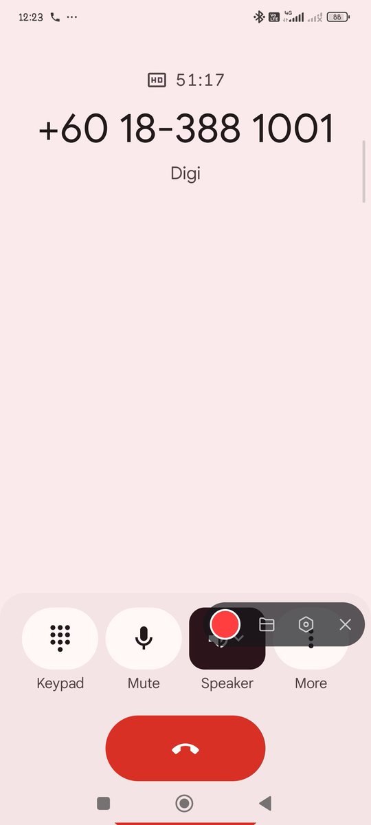 izzahime68's tweet photo. 50 minutes plus waiting in the line and nobody cares to pick up the call @umobile https://t.co/zOtWGzPyHn