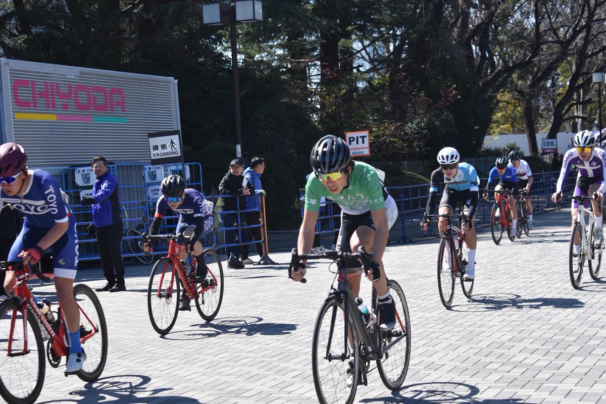 BicycleToyo's tweet photo. 【結果報告】
全日本学生RCS最終戦・第20回明治神宮外苑大学クリテリウム

男子大学生グループ3

土子 夏輝（経済4） 34位
槇勇人（文2） 42位
栗原颯志（総合情報1） DNF
柳達也(食環境1) DNF

応援ありがとうございました！

また今回の大会にて4年生は引退となります。ありがとうございました！ https://t.co/xlccJi9a29