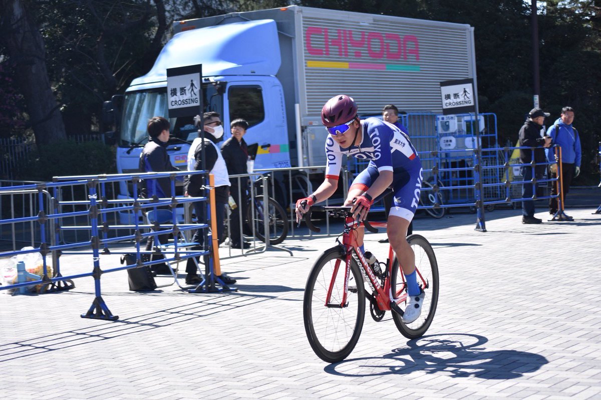 BicycleToyo's tweet photo. 【結果報告】
全日本学生RCS最終戦・第20回明治神宮外苑大学クリテリウム

男子大学生グループ3

土子 夏輝（経済4） 34位
槇勇人（文2） 42位
栗原颯志（総合情報1） DNF
柳達也(食環境1) DNF

応援ありがとうございました！

また今回の大会にて4年生は引退となります。ありがとうございました！ https://t.co/xlccJi9a29