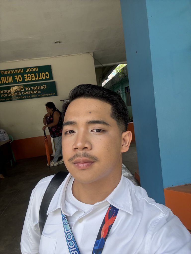 lawfro's tweet photo. Done grad shoot https://t.co/q8OOukHVow