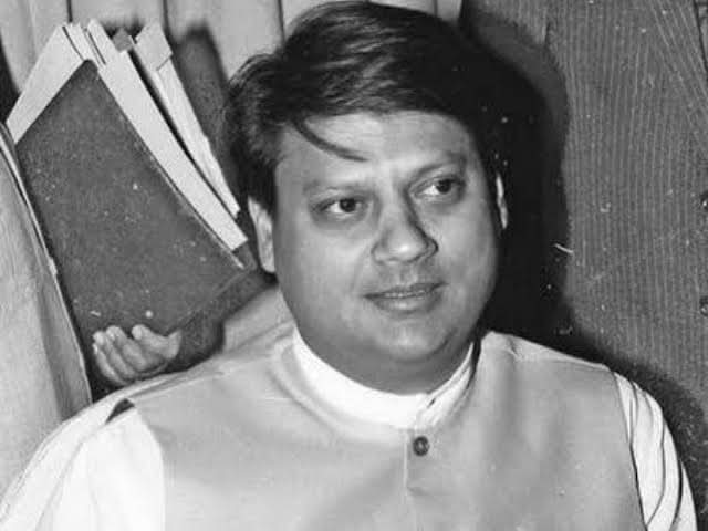 shyamtailorsjr's tweet photo. लोकप्रिय जननेता, दूरदर्शी राजनेता एवं पूर्व केंद्रीय मंत्री #Madhavrao_Scindia जी की जन्म जयंती पर उन्हें कोटि-कोटि नमन।

जनसेवा, विकास और जनहित के प्रति उनका समर्पण सदैव प्रेरणास्रोत रहेगा।

@JM_Scindia जी के नेतृत्व में उनके आदर्शों और विचारों की विरासत आज भी जनसेवा के पथ को आलोकित कर रही है।