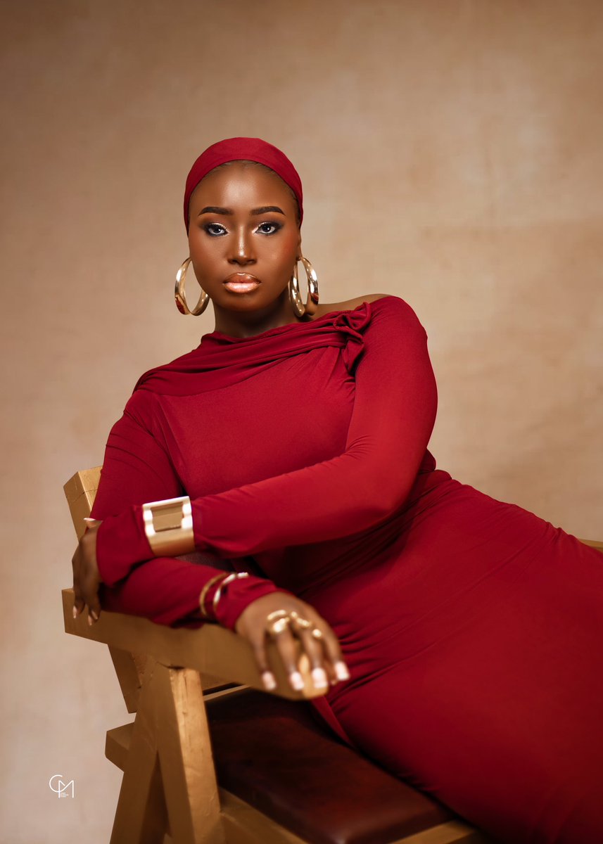 dammyra_'s tweet photo. Happy silver jubilee baby 🎊
I’m proud of you https://t.co/s268Y8eTsx