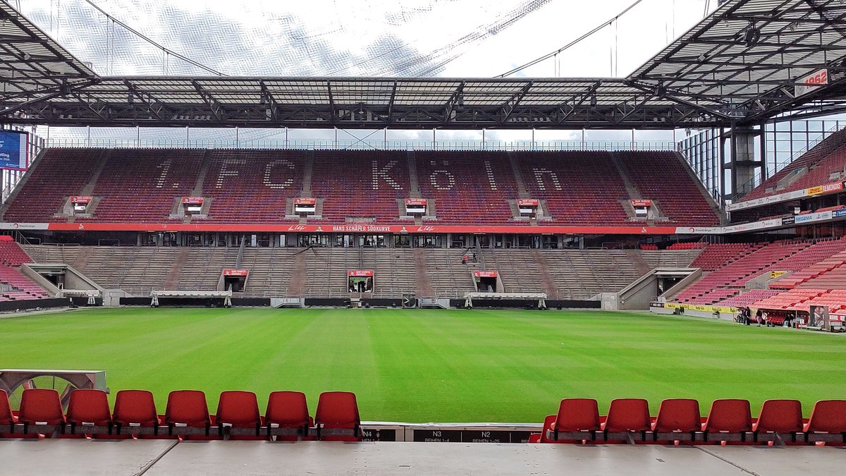 CodesignTokyo's tweet photo. In #Köln, my son had a personal training session with a Japanese footballer who is pursuing his dream in Germany. #onelineaday

Wenn Kinder älter werden, entdecken sie etwas, das sie wirklich begeistert.
As children grow older, they find something that truly excites them. https://t.co/hpuGLXX1pu