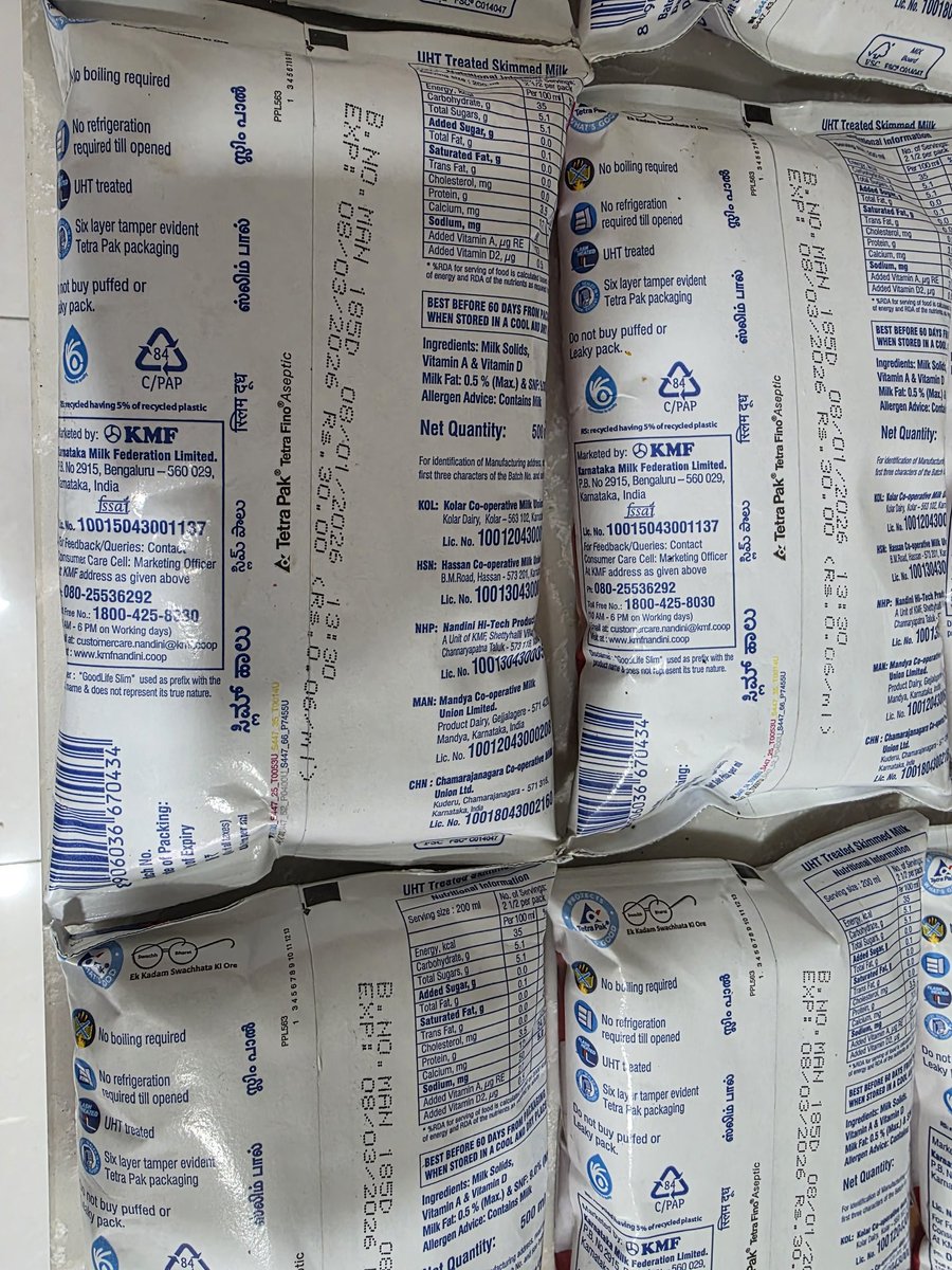 timir126's tweet photo. #bigBasket #fraud all milk packets are expired, and some are leaking also. https://t.co/COmHhmtEF2