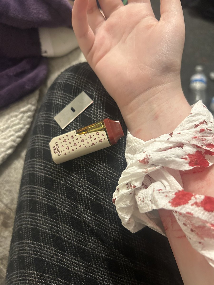 dduvdying's tweet photo. Check it 🤤✌️
#shedtwtᅠ #shtwt #drugtwt #razors https://t.co/KMyQoSEngj