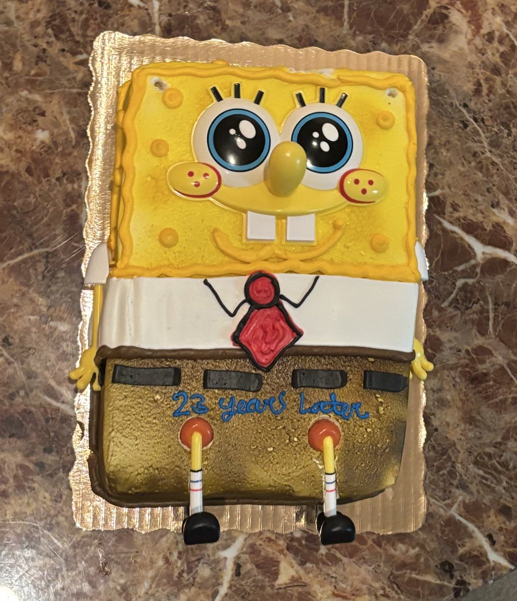 Stampsxo's tweet photo. 23 and unc 🎉🎉another year gone by chat holy🥹 check out my amazing birthday cake too lmaoo https://t.co/9hkriIjOOo