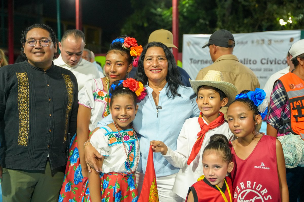 En el parque del centro histórico y cultural Juan de Dios Bátiz, en la colonia Simón Bolívar, llevamos a cabo la premiación del torneo “Mundialito Cívico”, una iniciativa que busca fomentar entre la niñez valores como el respeto, la convivencia y el trabajo en equipo.

El