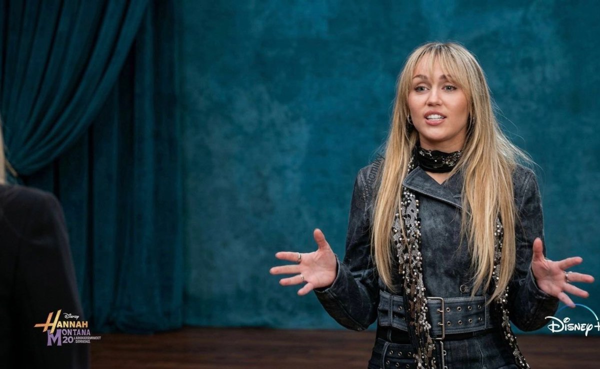 Miley Cyrus México tweet media