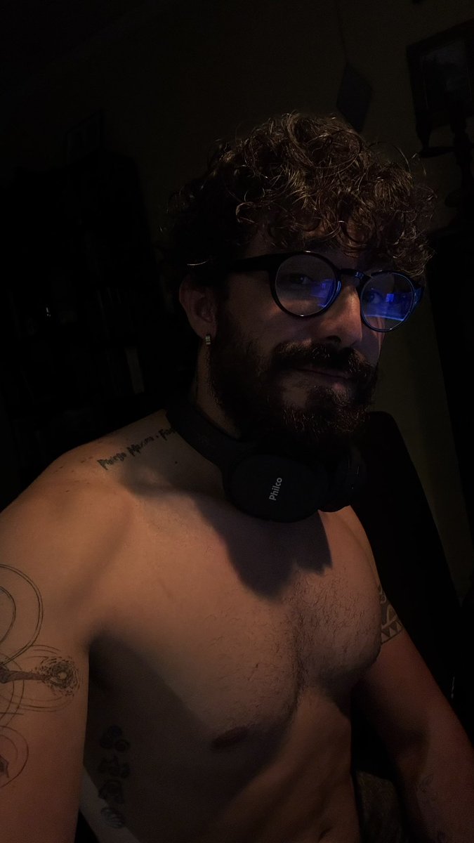 Thi is André tweet media