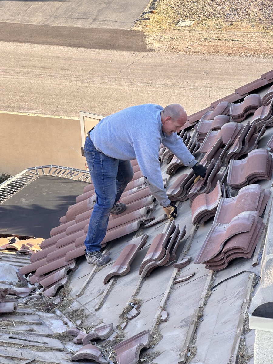 JEllsworth_7's tweet photo. Spent the weekend helping my dad #Home_Work https://t.co/M3HJyCXQve