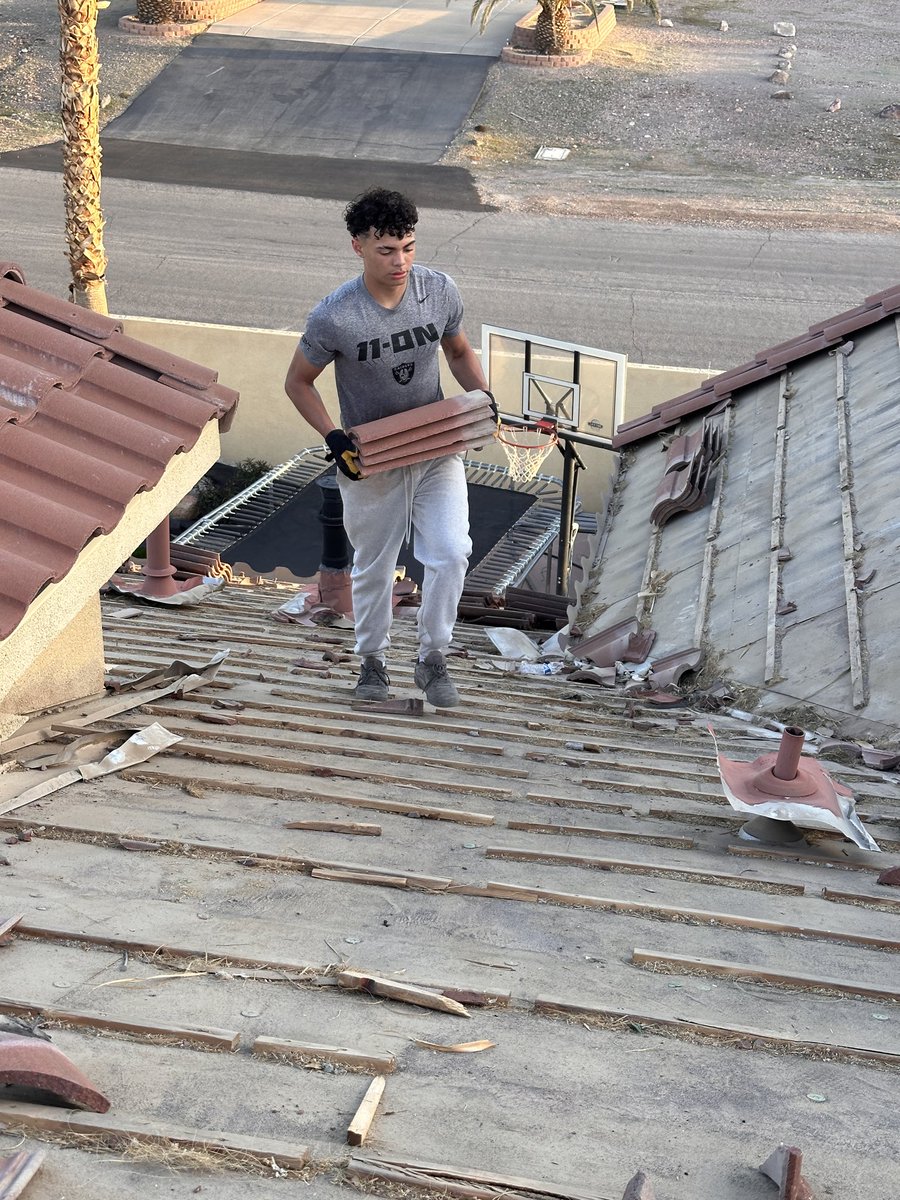JEllsworth_7's tweet photo. Spent the weekend helping my dad #Home_Work https://t.co/M3HJyCXQve