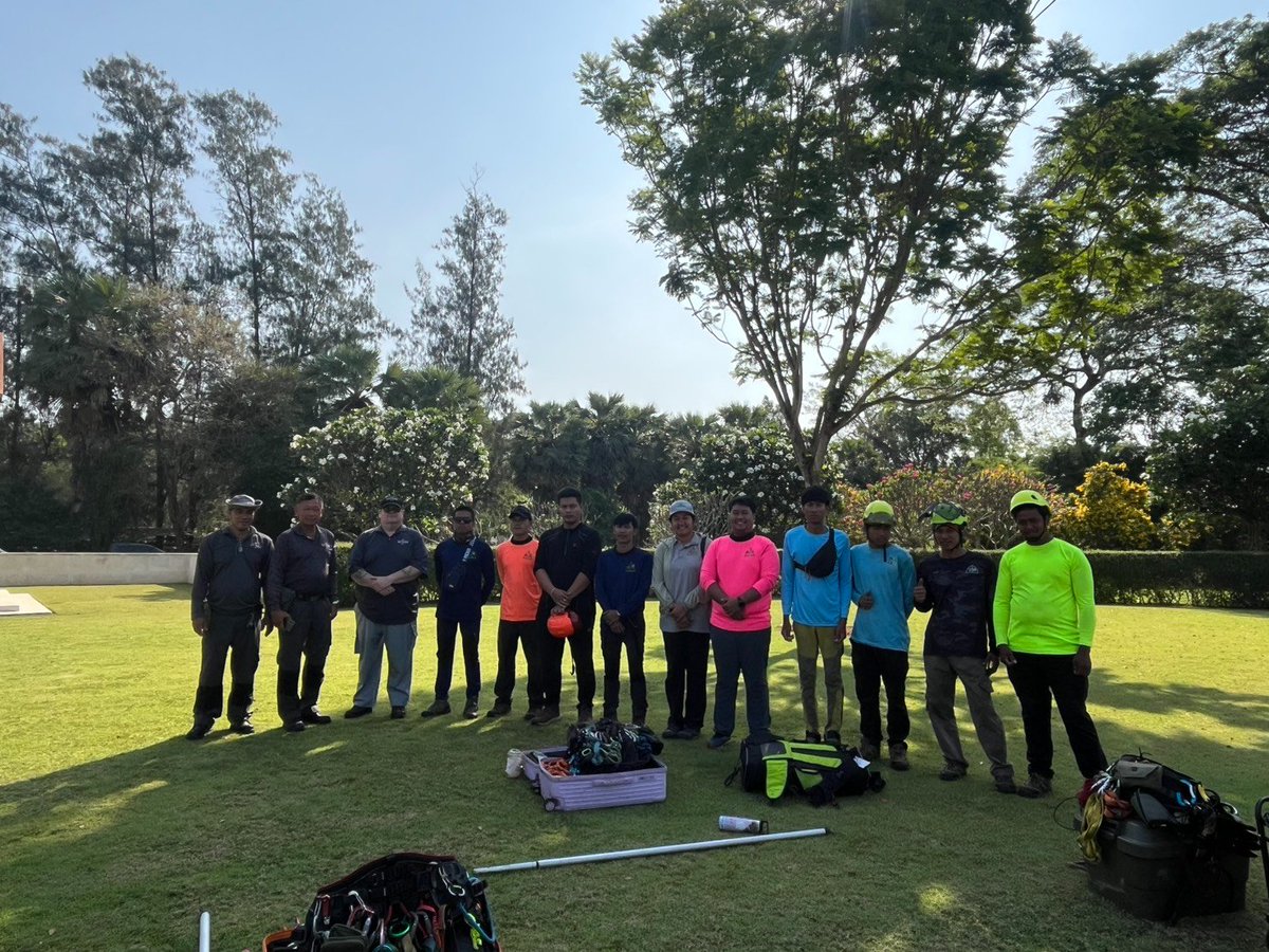 KanCwgc's tweet photo. Today saw the start of a major tree work project. Once Chungkai is completed we will be moving to Kanchanaburi War Cemetery ##OurWorkContinues @cwgc https://t.co/POPNaCE3Wp