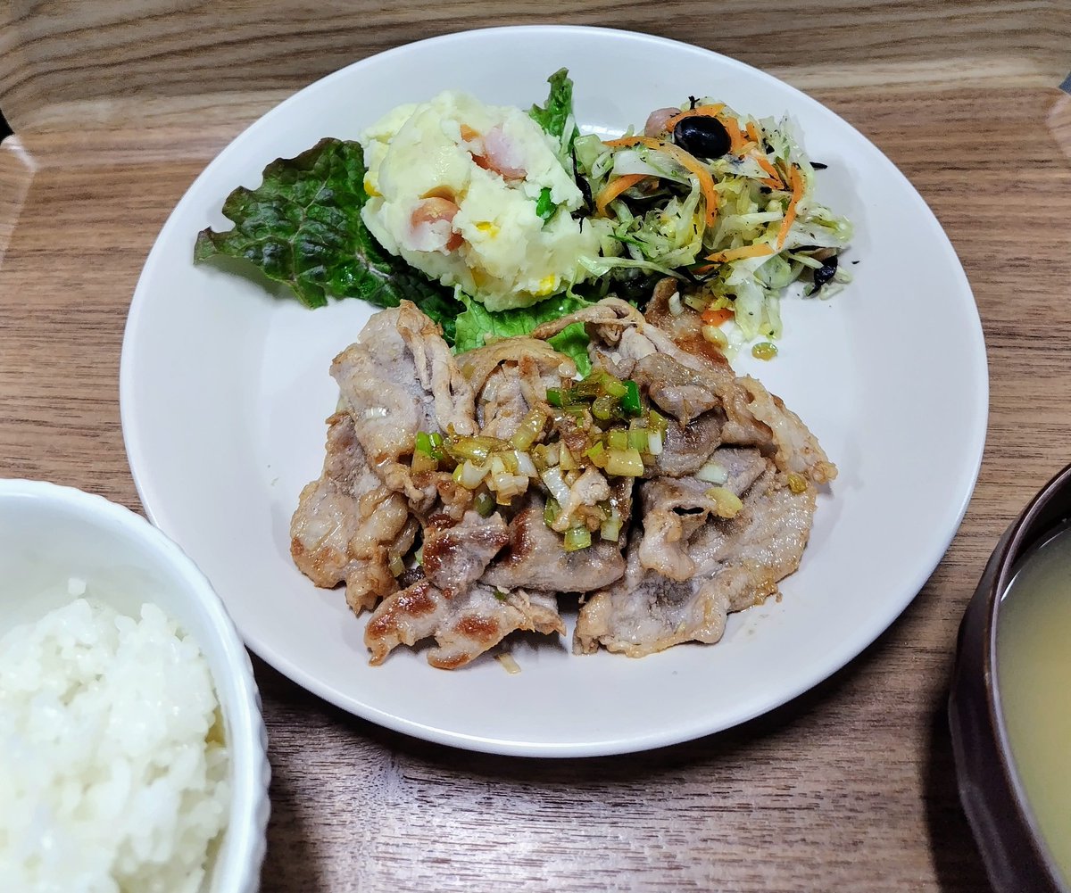 flat_ygn's tweet photo. 3月のふらっとよるごはん。は13日(金)18時〜です🏠
 今月の提供メニューは、 「豚のネギ塩だれ」 です ぜひ食べに来てくださいね📷 
#ふらっとよるごはん #こみっとプレイス #豊島区 #池袋 #居場所 #孤食 #みんなでごはん #ワーカーズコープ https://t.co/w6GOj1kk5L