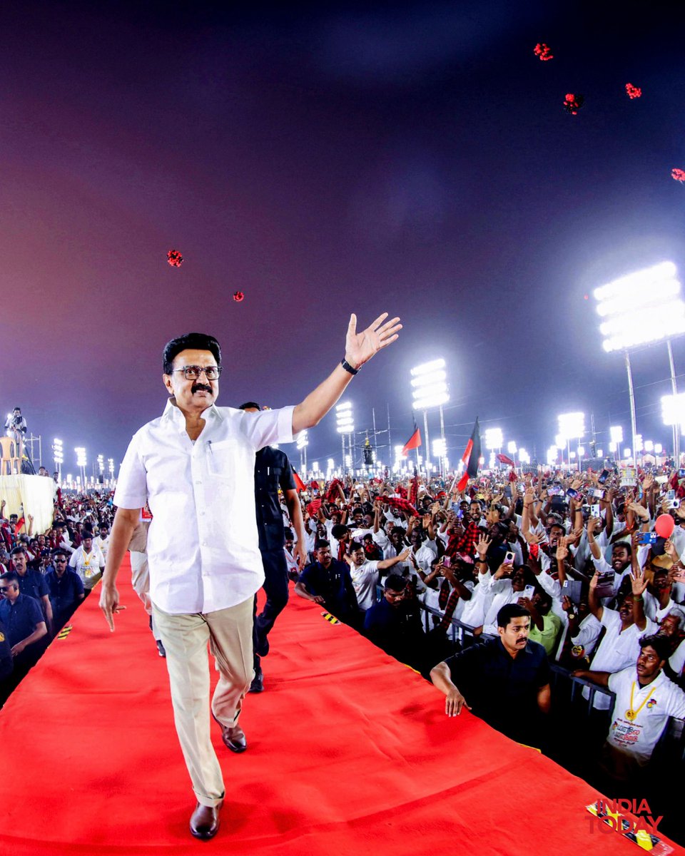 IndiaToday's tweet photo. #InPics | DMK president and Tamil Nadu Chief Minister @mkstalin greets supporters during the party's 12th State Conference, in Tiruchirappalli district.
#MKStalin #DMK #TamilNaduPolitics #DMKConference #Tiruchirappalli #DravidaMunnetraKazhagam #IndianPolitics #PoliticalEvent #ITPhotoblog
(mk stalin, dmk president, tamil nadu chief minister, dmk 12th state conference, tiruchirappalli district, dmk supporters, tamil nadu politics, political rally)