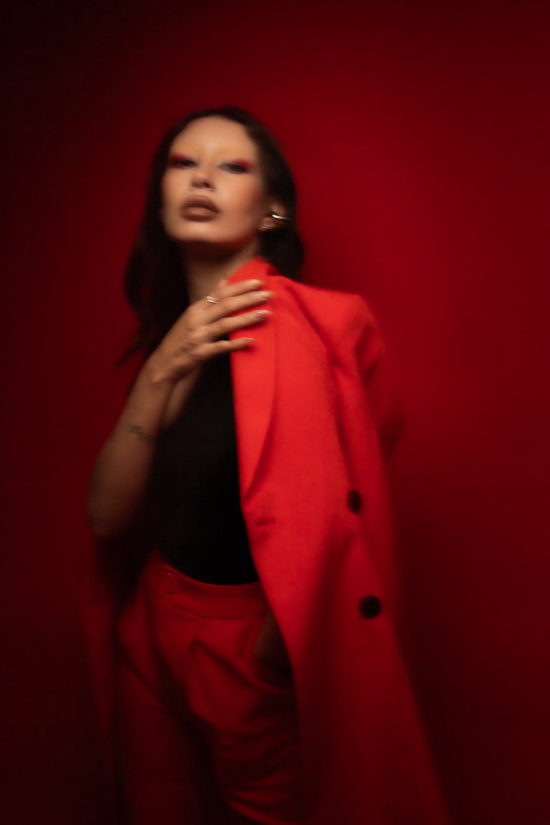 neoneira's tweet photo. #EditorialPhotography #FashionEditorial #PortraitPhotography #StudioPhotography #CreativePortrait #MoodyPortrait #CinematicPortrait #VisualStorytelling #ArtPhotography #PhotoShoot #Photographer #EditorialShoot https://t.co/ybvNs3twvG