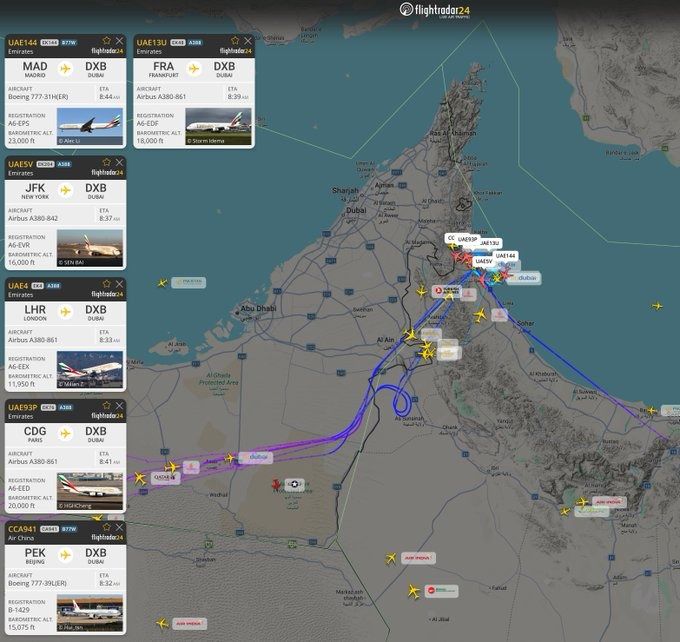 MarioNawfal's tweet image. 🇦🇪 Multiple international flights heading into Dubai are now stuck in holding patterns and circling because of a potential Iranian missile attack.

Planes from New York, London, Paris, Frankfurt, Madrid and Beijing are all affected, with Emirates flights especially jammed up.
