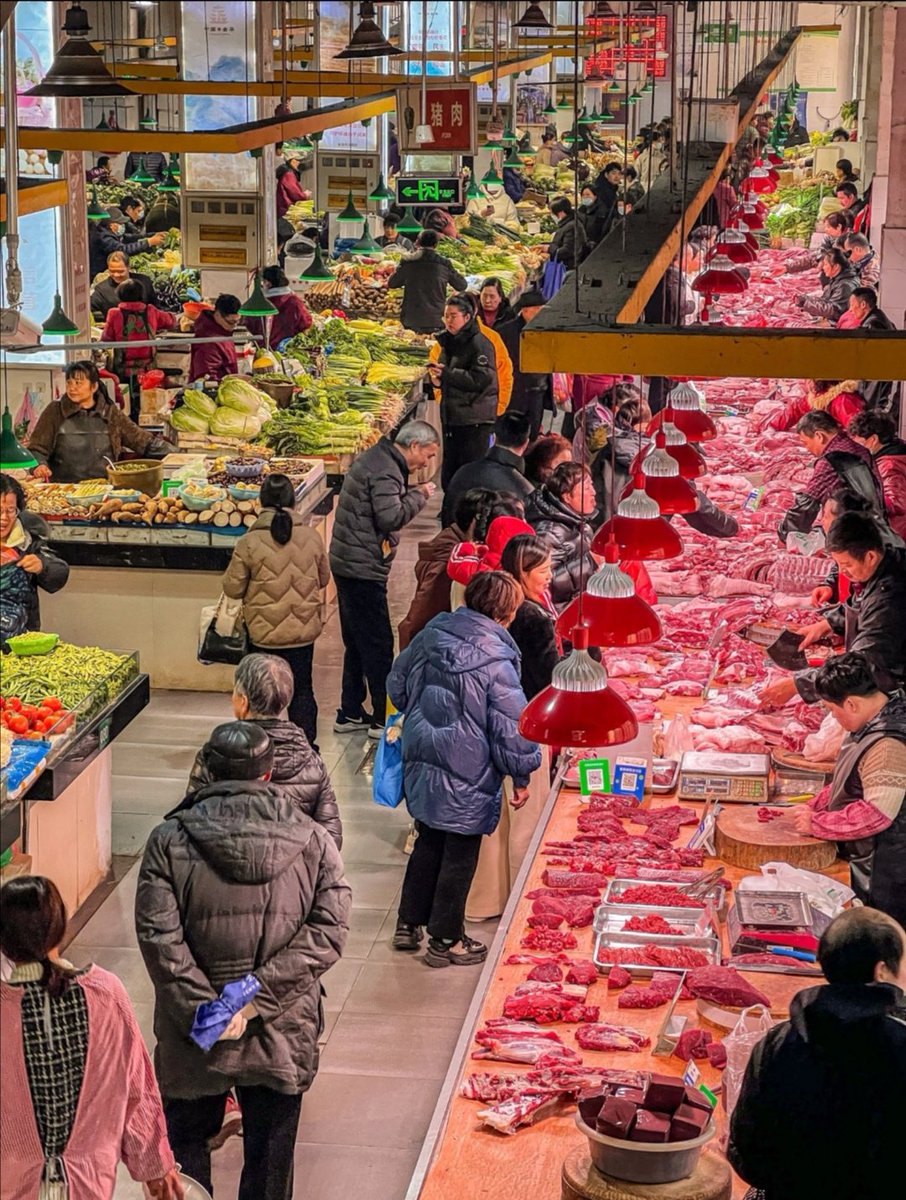YKLM117610's tweet photo. Went to the morning market, and my mood is as good as the weather! https://t.co/rh7JmopqyT