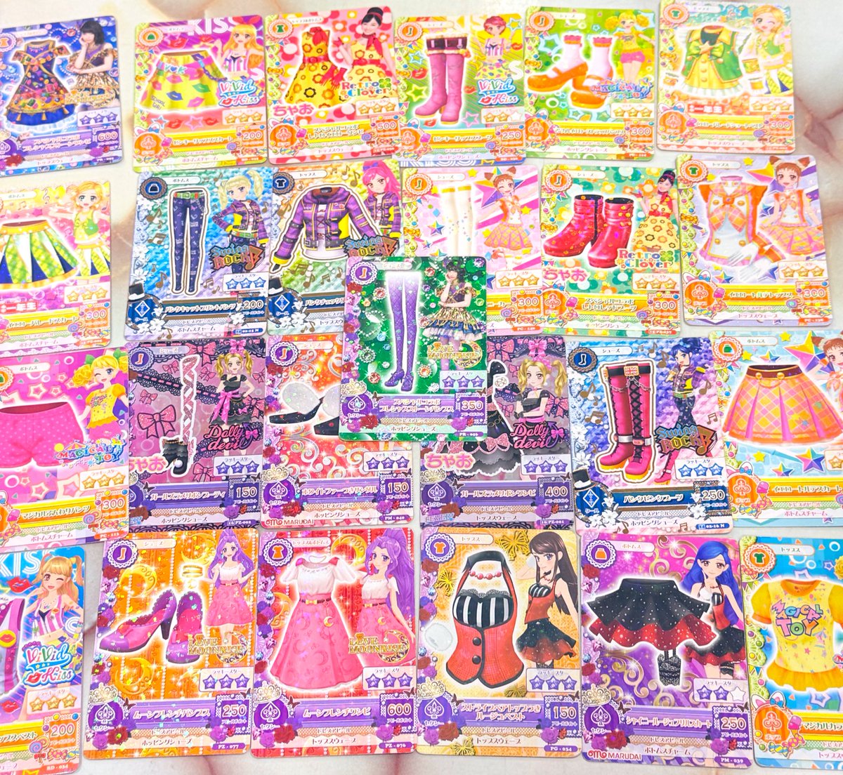 アイカツ アイカツカード などが入荷してます。 各100円⭕️