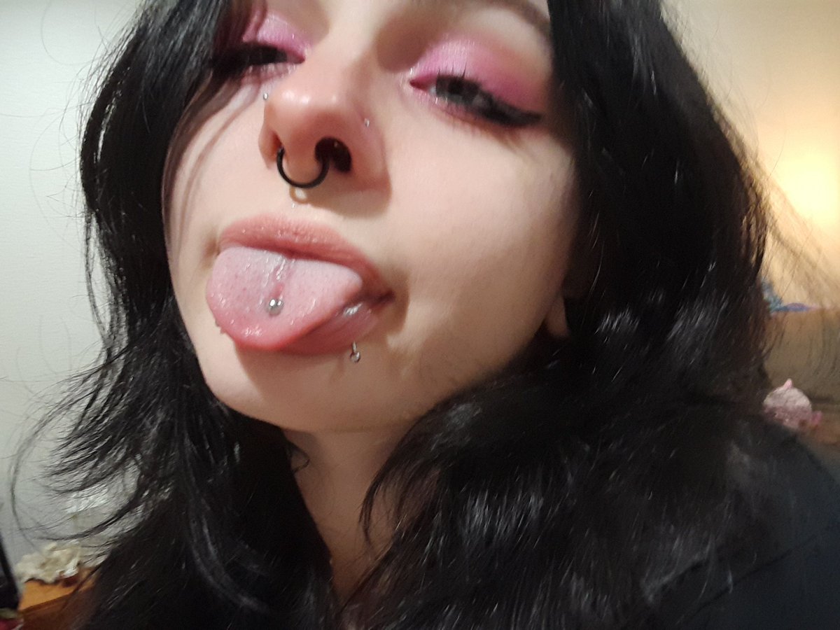 dr0pdeadpr3tty's tweet photo. for my freaks that get off to my face pt. 2 https://t.co/84mBpZejUr