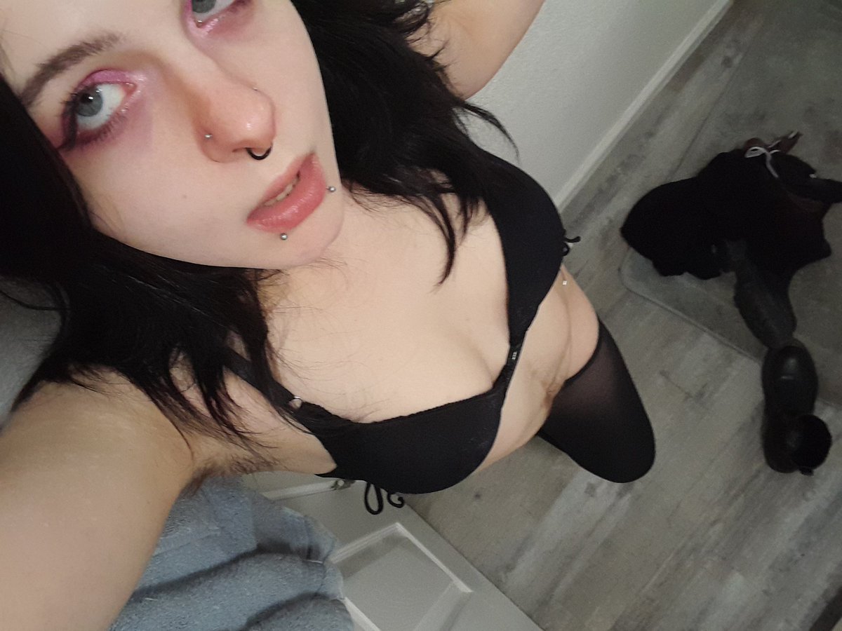 dr0pdeadpr3tty's tweet photo. for my freaks that get off to my face pt. 2 https://t.co/84mBpZejUr