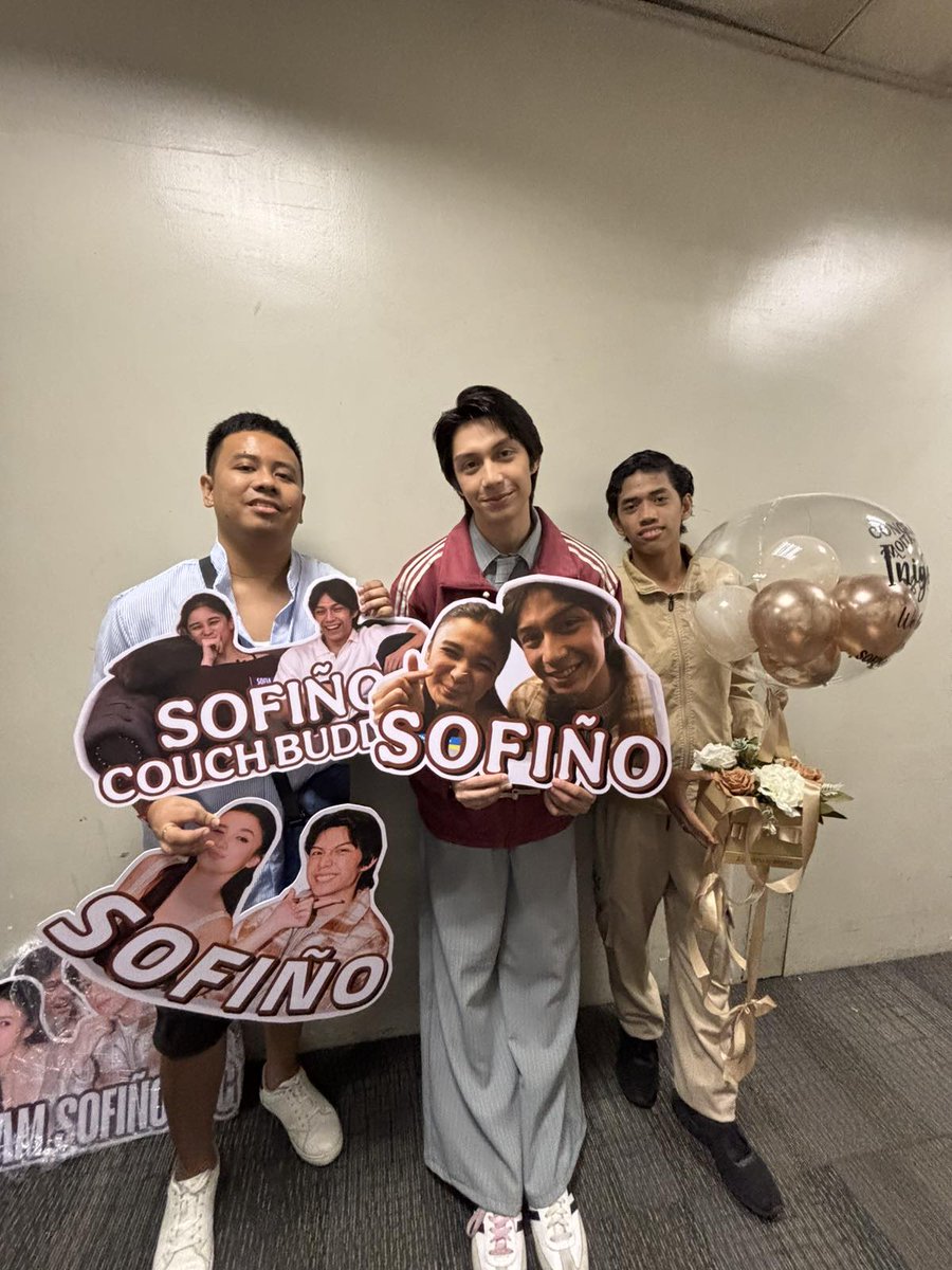 scarletsnow9691's tweet photo. Thank you so much ate's of Iñigo and Capgo Fam. From nakikisuyo to team capgo, Iñigold and Sofia to we have our own team live to support Iñigo and Sofia.
I'm super happy right now because of y'all.
#Sofiño
#SofiaPablo
#IñigoJose
#Capgo
#AtesofIñigo
#IñigoldArmy
#TeamSofia https://t.co/d2GomCfPx6