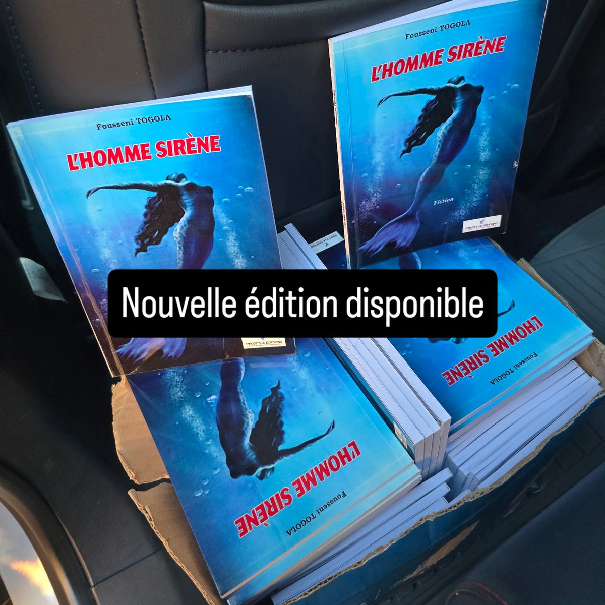 [2021]
" L'Homme Sirène, fable initiatique et fantastique s' ouvre sur l'un des instants de bascule. Derrière la queue de poisson et la chevelure envoûtante de l'apparition, c'est toute une société qui se reflète, tordue, inversée, révélée.
Contact : +223 77 44 06 44