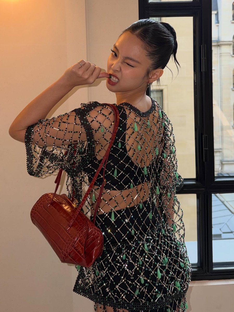 รัดเกล้า tweet media