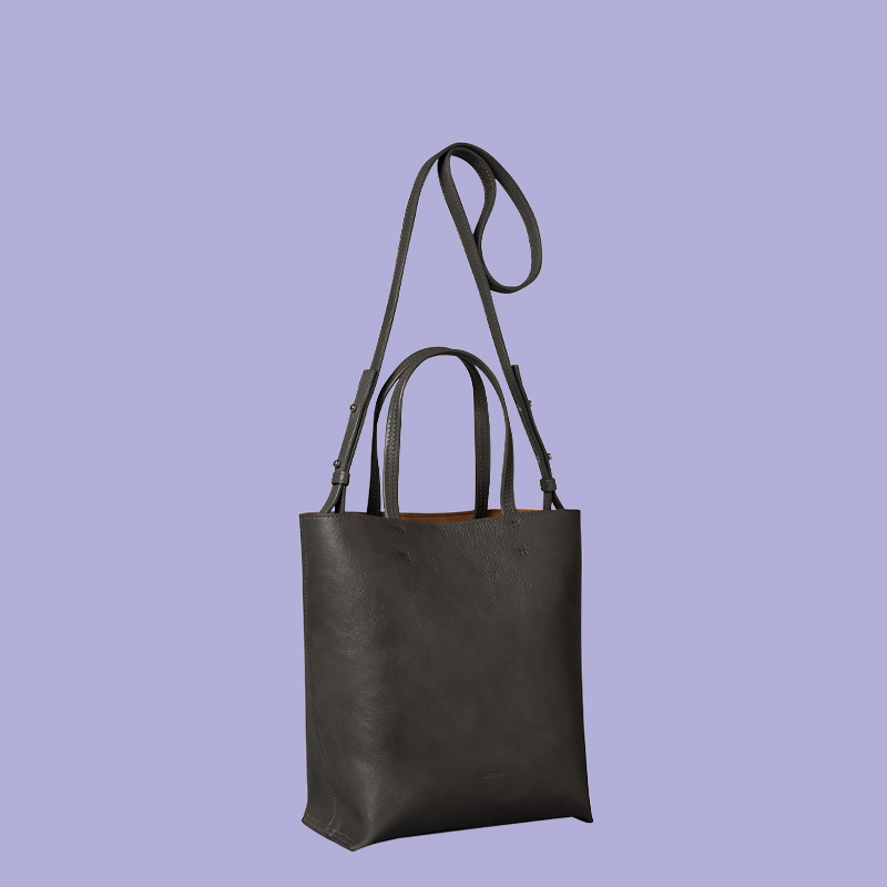maruiwebchannel's tweet photo. ** ┈┈┈┈┈┈┈┈┈┈┈**
#HIROFU (#ヒロフ)
春の新型トート👜⋆. 𐙚 ˚
** ┈┈┈┈┈┈┈┈┈┈┈**
新型トートバッグ 【ヴィターレ】
自分だけのトートに育てる楽しさを感じられる♡
大小2型で取り外し可能なショルダーストラップ付きなのも嬉しい🌷🤍
🔗https://t.co/KUzNcBv46Y https://t.co/FBJ9t9brST