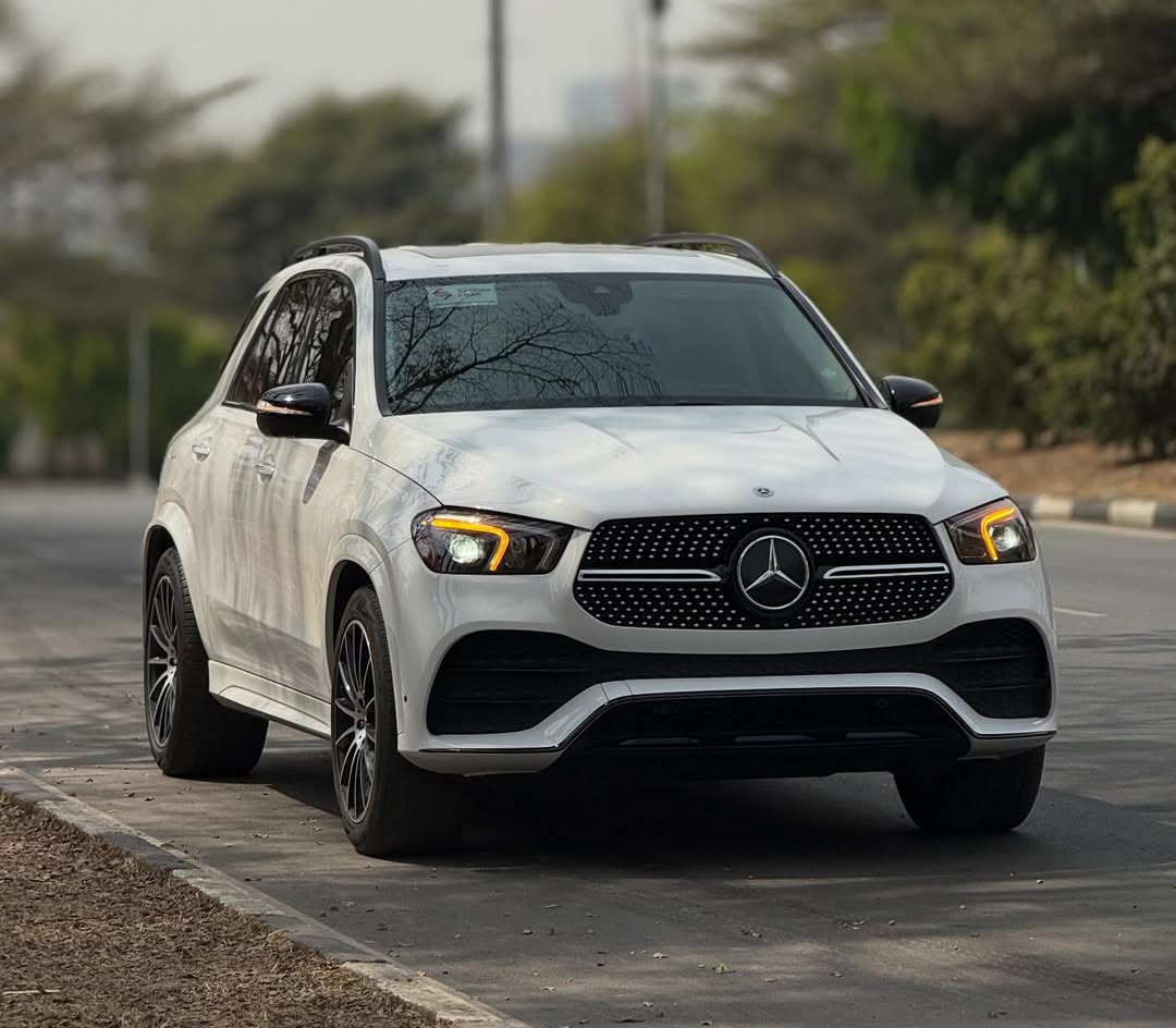 Abj_Auto_cars's tweet photo. ‼️ MERCEDES-BENZ GLE350 — 2021
📃 DUTY: Original custom duty ☑️
🏷️ PRICE: DM OR CALL
📍 LOCATION: #Abuja 🇳🇬
📞 CALL/WHATSAPP: 08052712169 / 09112199464
Contemporary GLE350 — roomy, tech-rich and duty-cleared – DM or CALL 🤙 #Mercedes #GLE350 #LuxurySUV