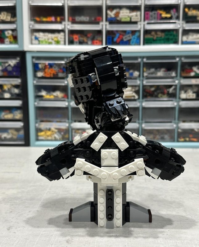 Turn your Wild Animals: Panda Family into the Venom Bust (31165