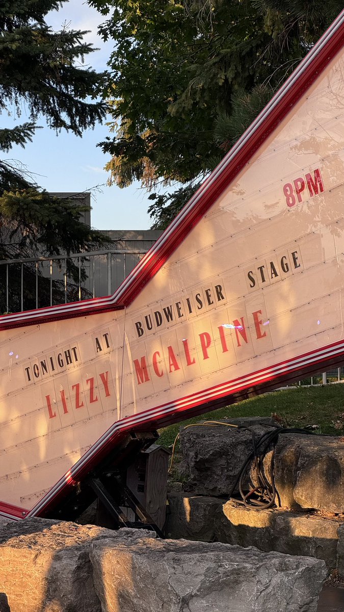 isa ♥︎ tweet media