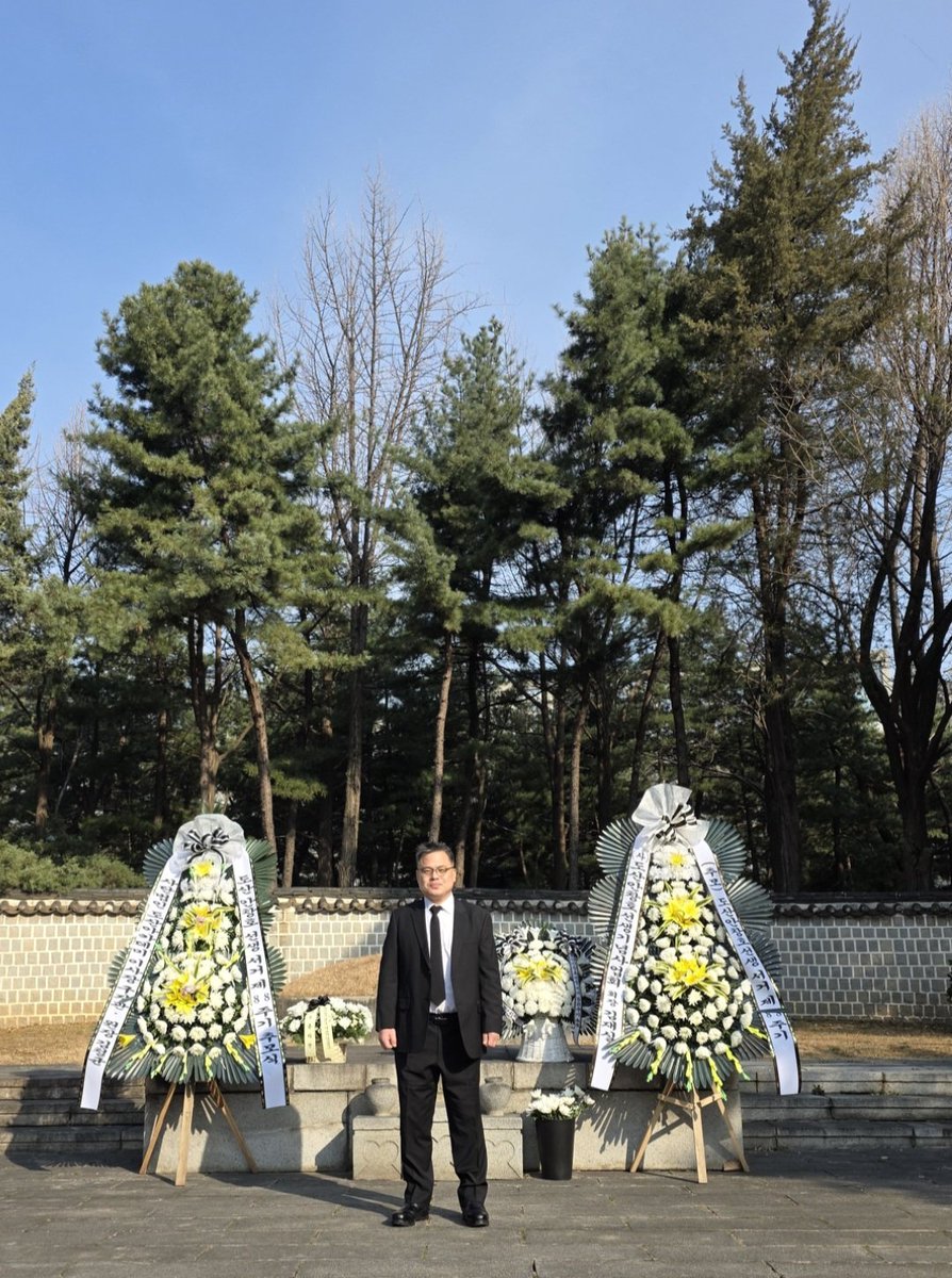 yoosiwoo98's tweet photo. https://t.co/VkYmj60P1y https://t.co/gz0guPYPg9