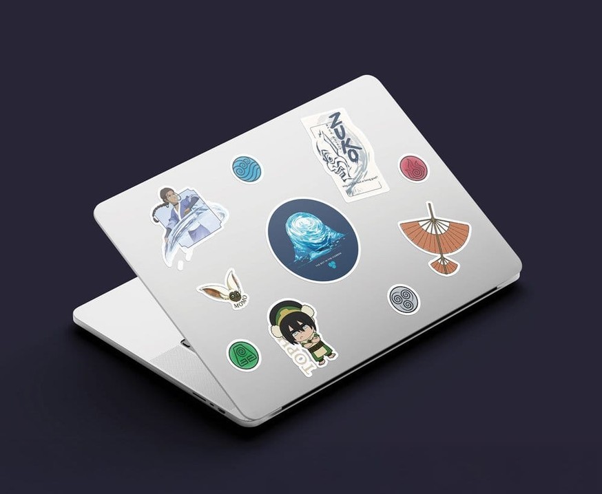 nerdbutiken's tweet photo. Ge din teknik en touch av elementär energi med Avatar: The Last Airbender klistermärkespaket! 🌀 Fyra ark med karaktärer väntar på att pryda din teknik. Visa din fankultur! Shop Now på https://t.co/Vwh6pc1uMQ! #AvatarTheLastAirbender #ATLA #TechStickers https://t.co/K7Sc8SVC4V