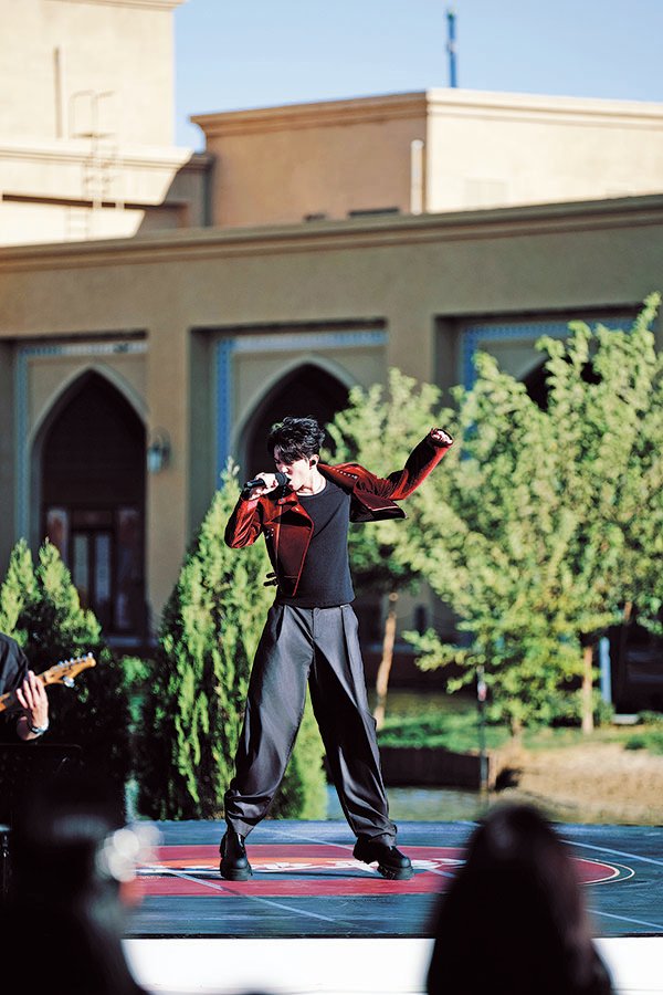 Performing Arts in China tweet media