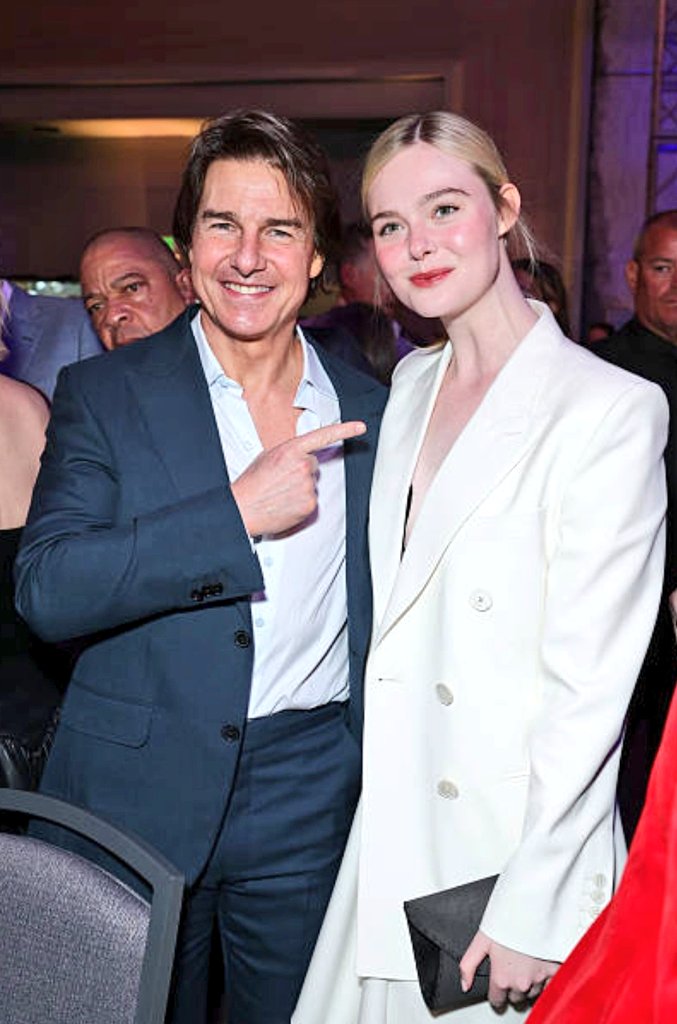 37Lemons's tweet photo. FTM Tom Cruise at the Saturn Awards
March 8, 2026

1) wide rounded pelvis
2) with giraffe man Elle Fanning
3) with another FTM, director Guillermo del Toro https://t.co/j1i0MmVWDJ