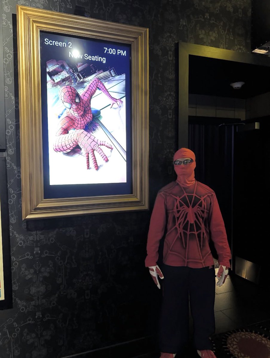 No Context Tobey Maguire tweet media