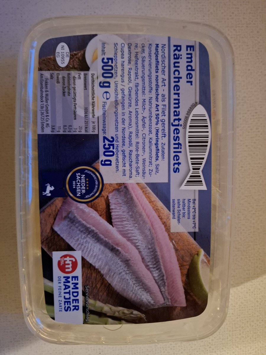 Amchanagi's tweet photo. Es gibt kaum etwas traurigeres als eine leere #Matjes - Dose 😪 https://t.co/XwvNzAC5df