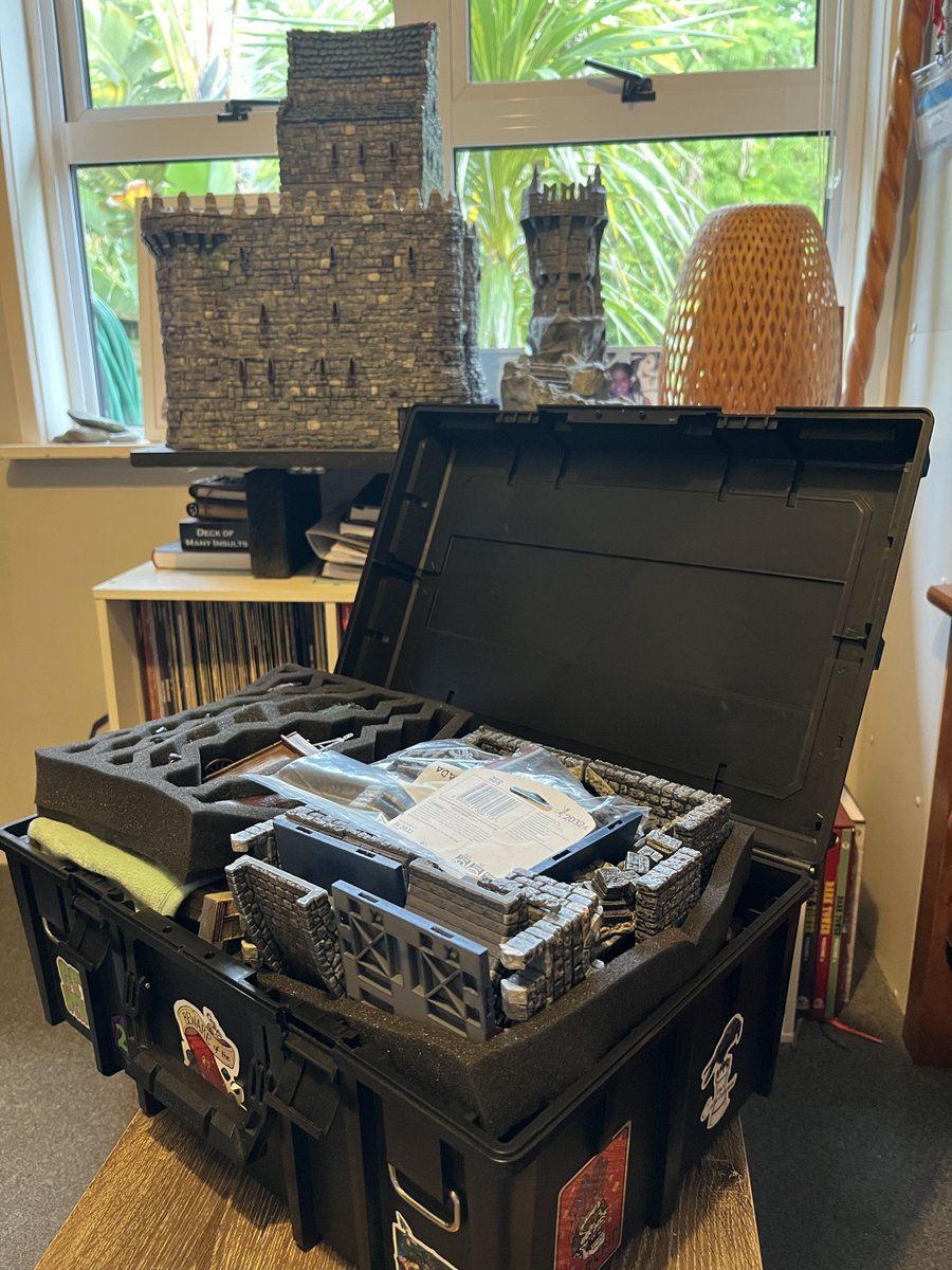 ArhminDM tweet media